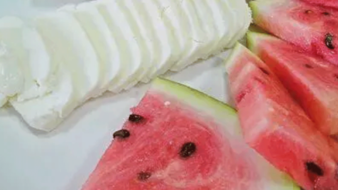 Foto - Faydaları saymakla bitmiyor: Karpuz ve peyniri birlikte tüketirseniz bakın ne oluyor!