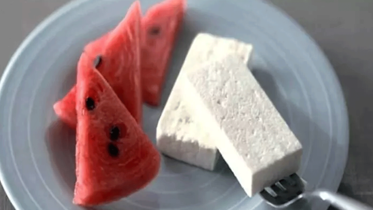 Foto - Faydaları saymakla bitmiyor: Karpuz ve peyniri birlikte tüketirseniz bakın ne oluyor!
