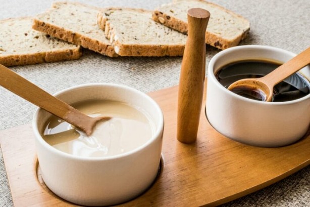 Foto - Faydaları saymakla bitmiyor! Pekmezin içine tereyağı ve karabiber koyup içerseniz... 