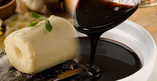 Foto - Faydaları saymakla bitmiyor! Pekmezin içine tereyağı ve karabiber koyup içerseniz... 