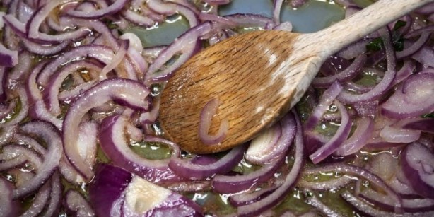 Foto - Faydalı sanıyorduk, meğer ölüm saçıyormuş! Soğanı sakın ama sakın böyle tüketmeyin