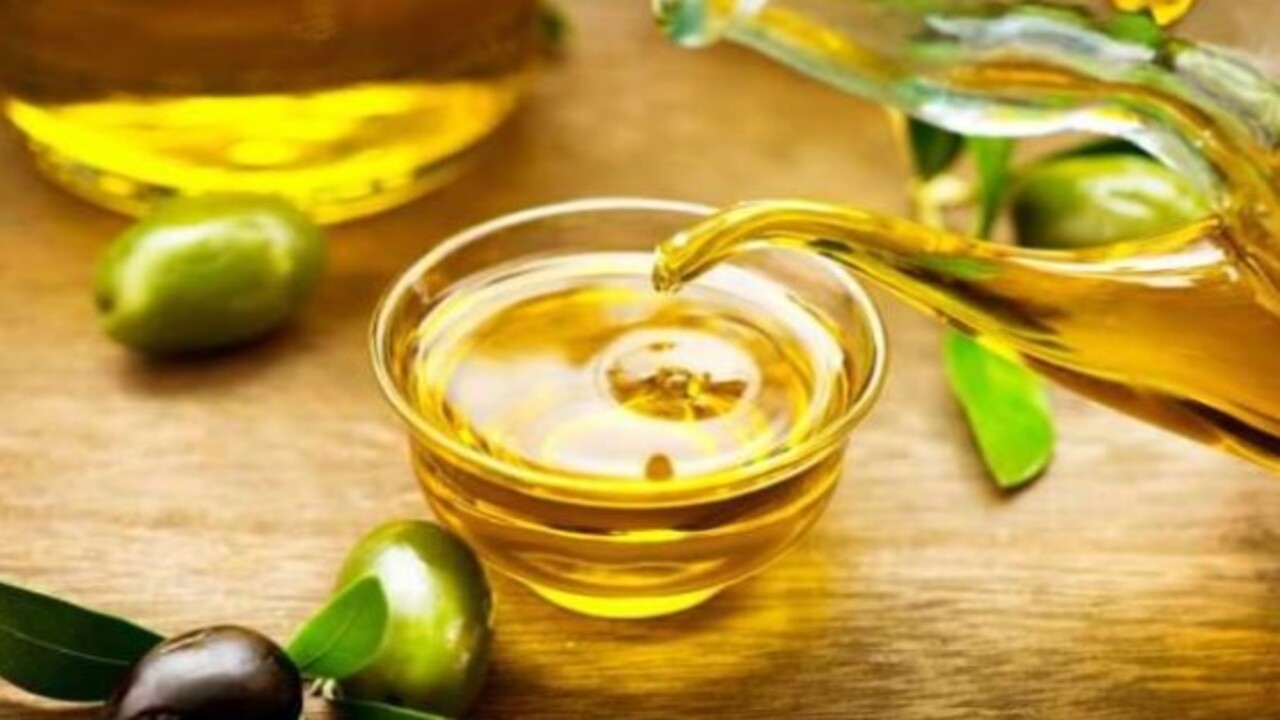 Foto - Faydasına çok şaşıracaksınız! Bir yemek kaşığı zeytinyağına iki damla limon sıkıp içince bakın ne oluyor