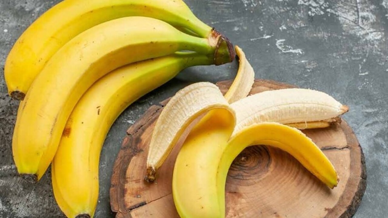 Foto - Faydasına çok şaşıracaksınız! Muz kabuğunu ayağınıza sürünce bakın ne oluyor