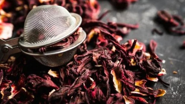 Faydasını duyan kilosu 150 TL demeden alıyor! Aktarcıların en çok sattığı bitki oldu! Gribi ve virüsleri şappadanak vücuttan atıyor