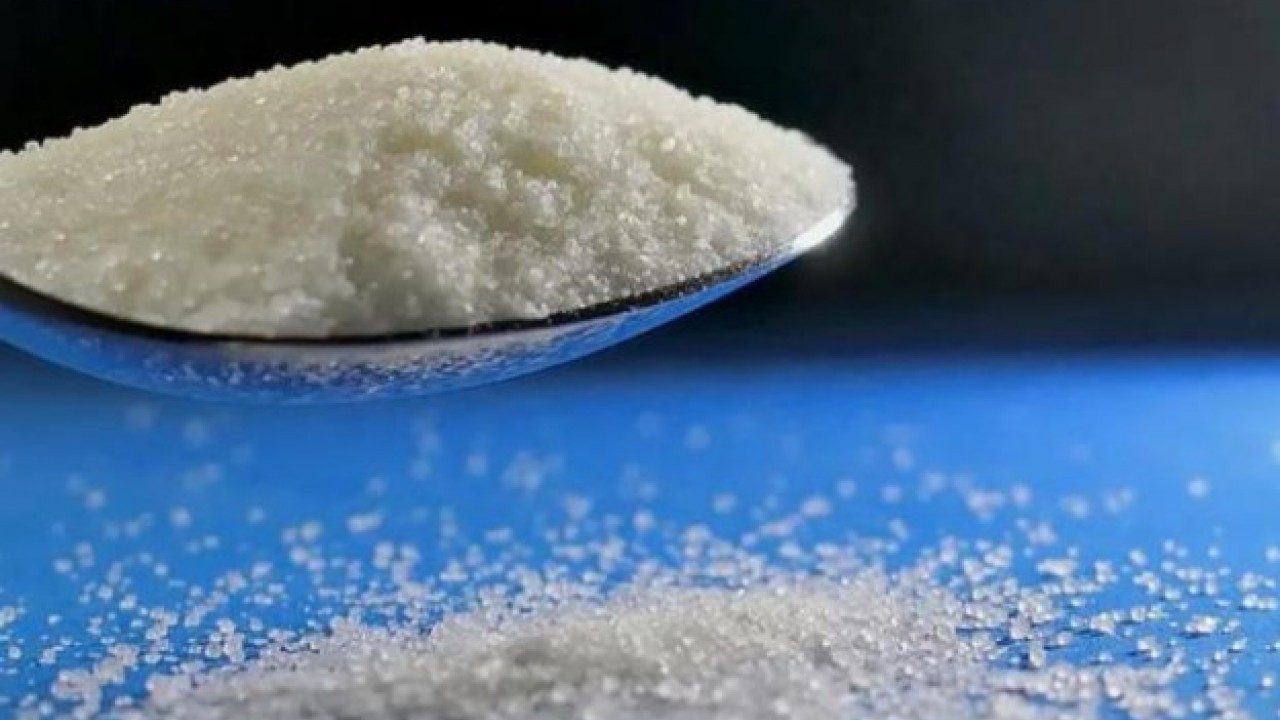 Foto - Fazla tuz kullanımı vücutta ne yapar? İşte dikkat etmeniz gereken o belirtiler