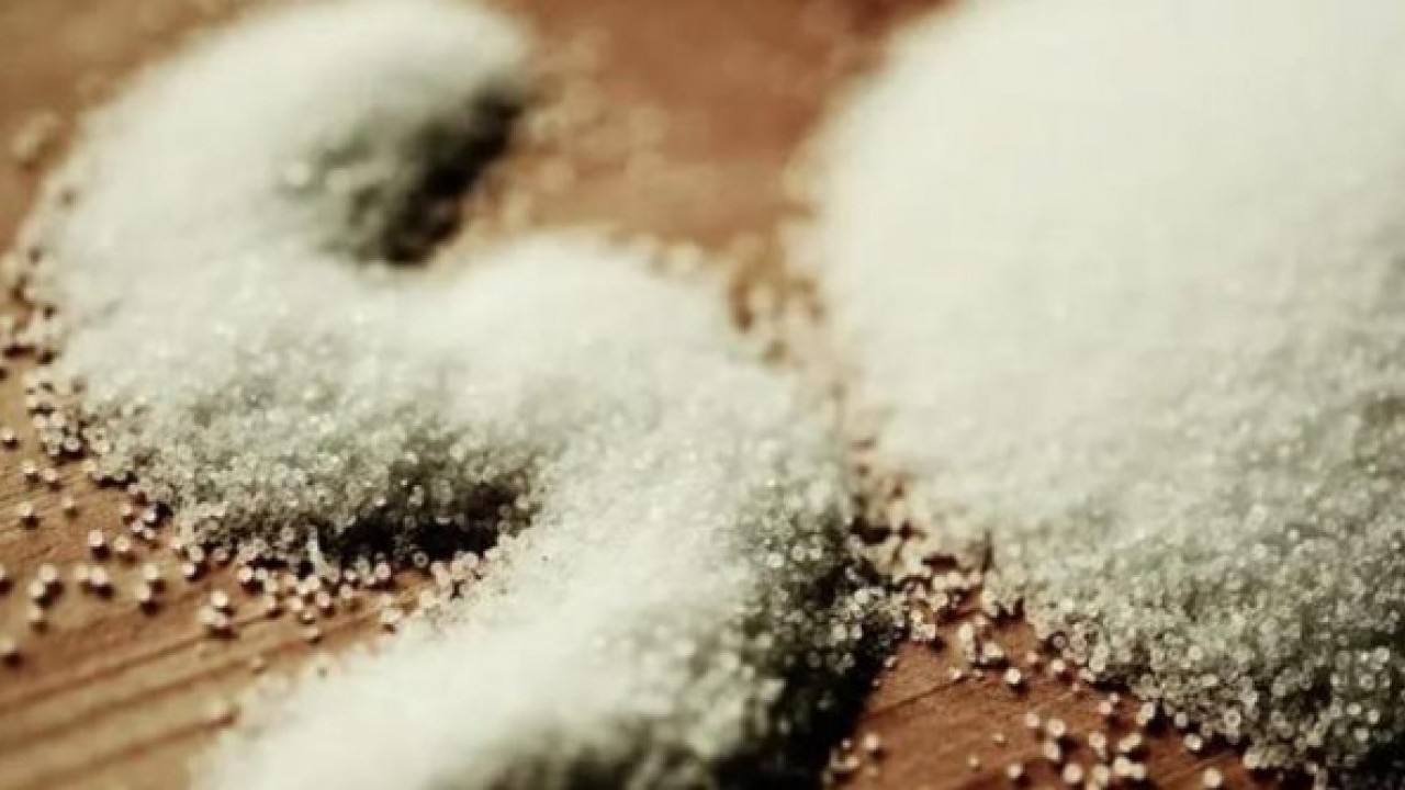 Foto - Fazla tuz kullanımı vücutta ne yapar? İşte dikkat etmeniz gereken o belirtiler