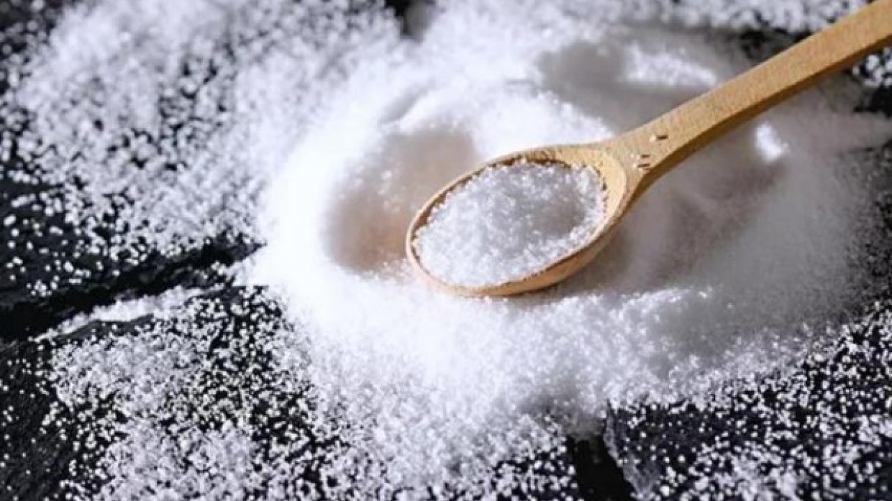 Foto - Fazla tuz kullanımı vücutta ne yapar? İşte dikkat etmeniz gereken o belirtiler