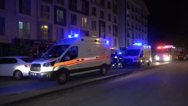 Foto - Feci anlar! Camdan atladı