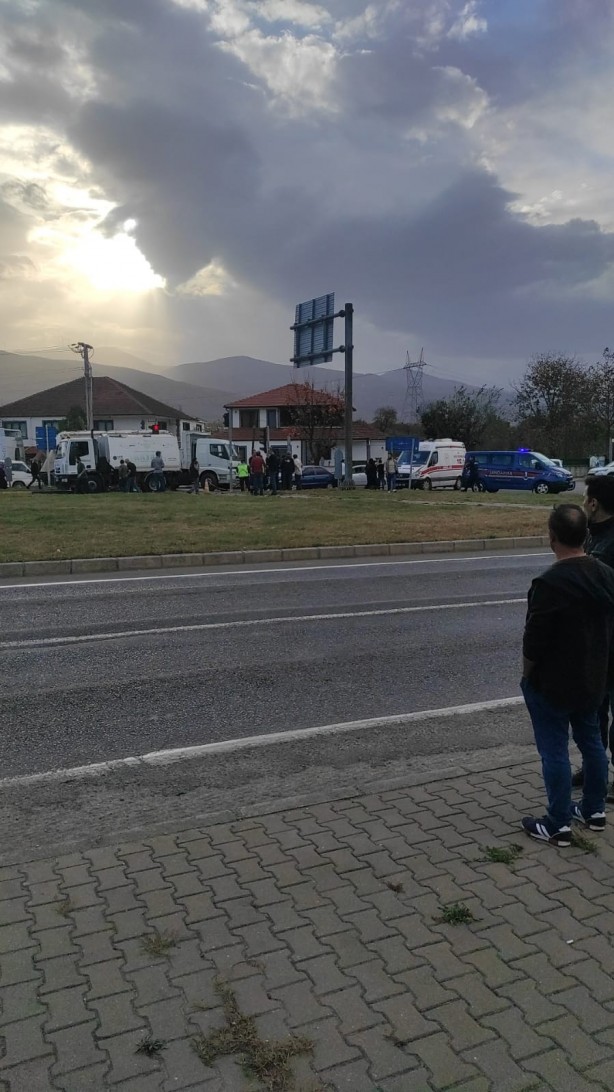 Foto - Feci kaza! 3 araç birbirine girdi: Ölü ve yaralılar var