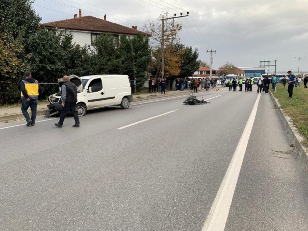 Foto - Feci kaza! 3 araç birbirine girdi: Ölü ve yaralılar var