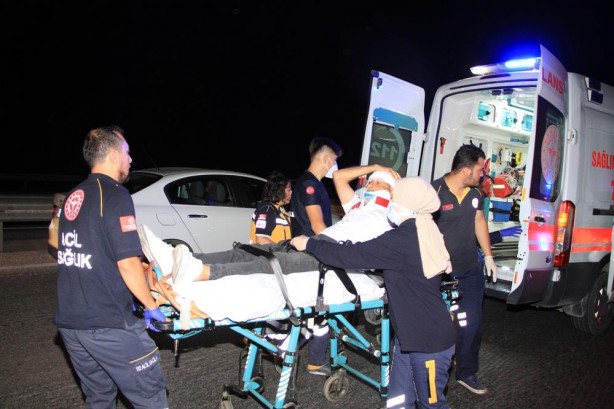 Foto - Feci kaza: Her yer savaş alanına döndü! Sürücü ve yolcuların yaptığı pes dedirtti