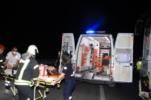 Foto - Feci kaza: Her yer savaş alanına döndü! Sürücü ve yolcuların yaptığı pes dedirtti