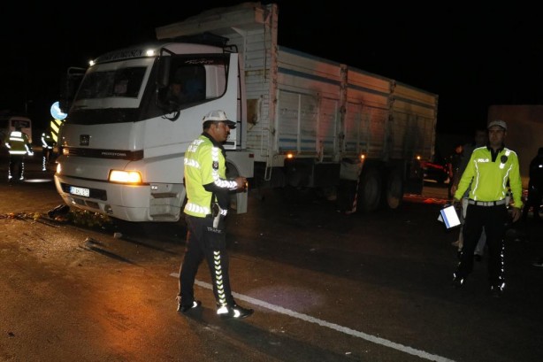 Foto - Feci kaza! Kamyon ile motosiklet çarpıştı