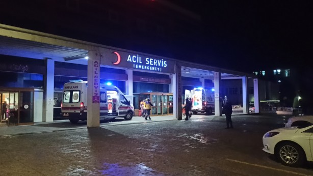 Foto - Feci kaza! Kontrolden çıkan otomobil takla attı: 2 yaralı