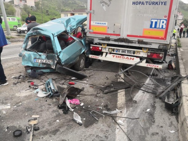 Feci kaza: Ölü ve yaralılar var
