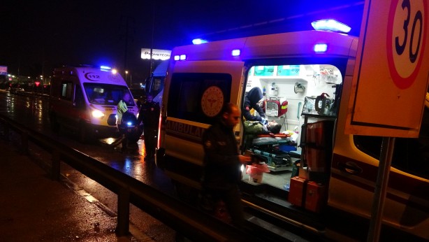 Foto - Feci kaza! Otomobil tıra arkadan çarptı