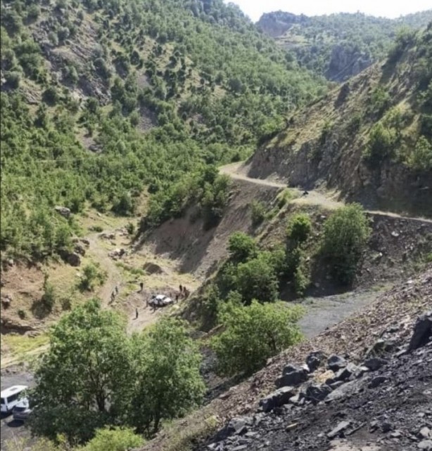 Foto - Feci kaza! Otomobil uçuruma yuvarlandı: 3 ölü, 2 yaralı