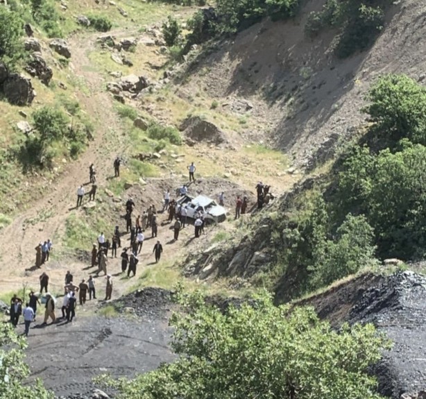 Feci kaza! Otomobil uçuruma yuvarlandı: 3 ölü, 2 yaralı