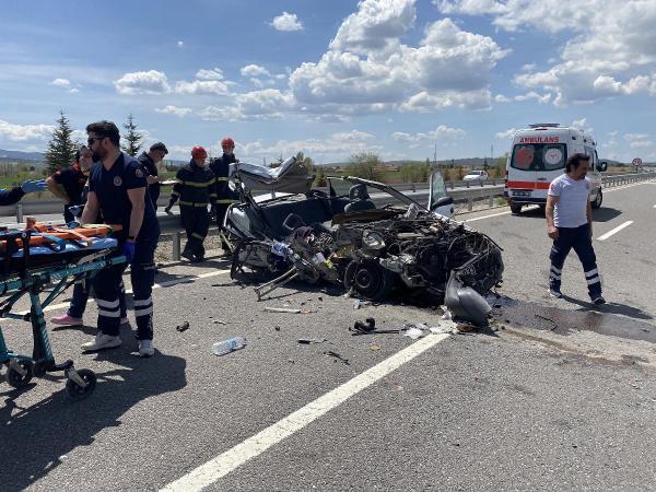 Foto - Feci kaza! Park halindeki TIR'a çarptı