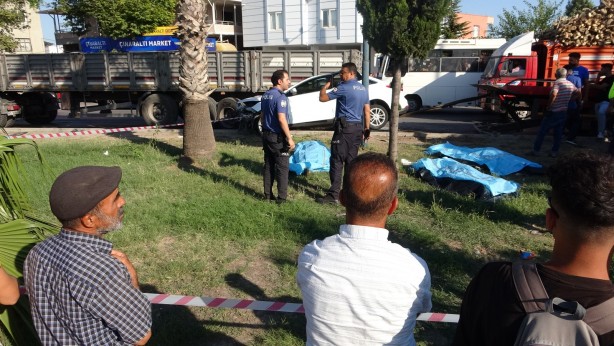 Foto - Feci kaza! Tıra arkadan otomobille çarpan 3 genç hayatını kaybetti
