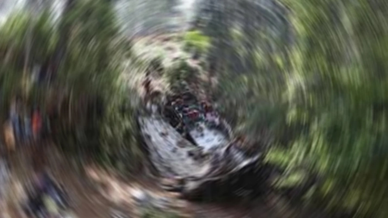 Foto - Feci kaza! Uçuruma yuvarlanan yolcu otobüsündeki 15 kişi hayatını kaybetti