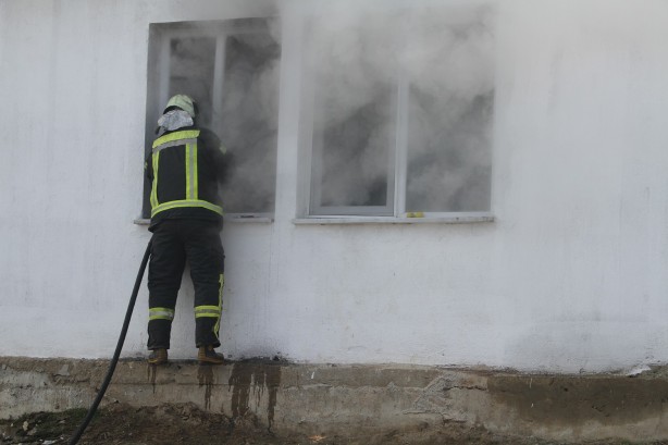 Foto - Feci olay! 3 yaşındaki ikizler yanarak can verdi