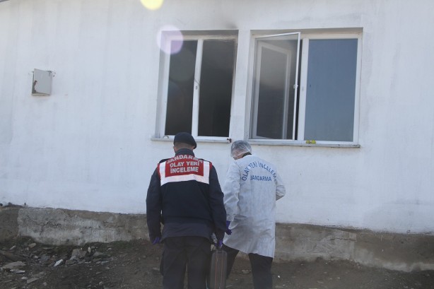 Foto - Feci olay! 3 yaşındaki ikizler yanarak can verdi