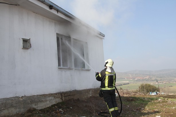 Foto - Feci olay! 3 yaşındaki ikizler yanarak can verdi