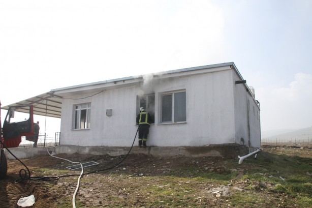 Foto - Feci olay! 3 yaşındaki ikizler yanarak can verdi