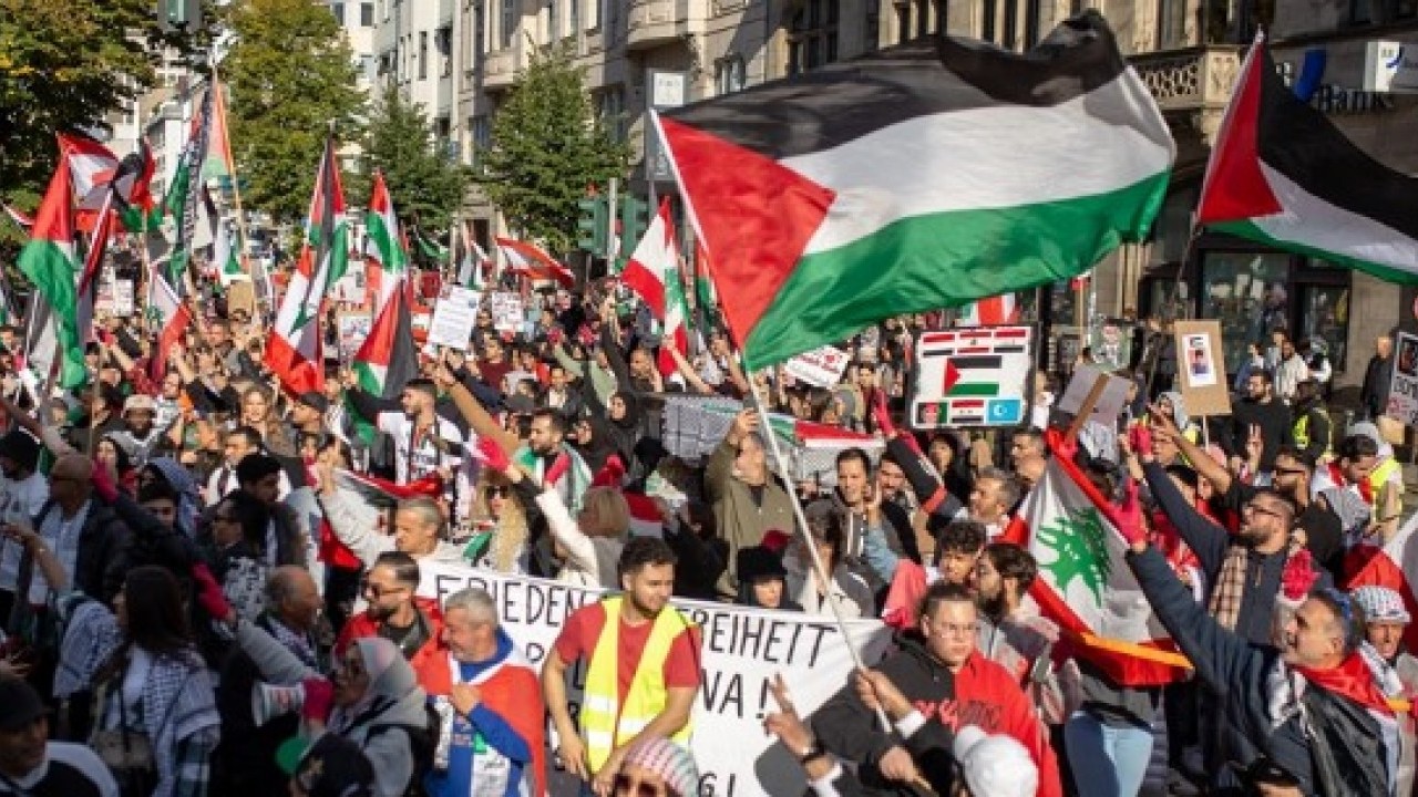 Foto - Federal hükümete ders olsun: Almanya'da ses getirecek Filistin anketi!