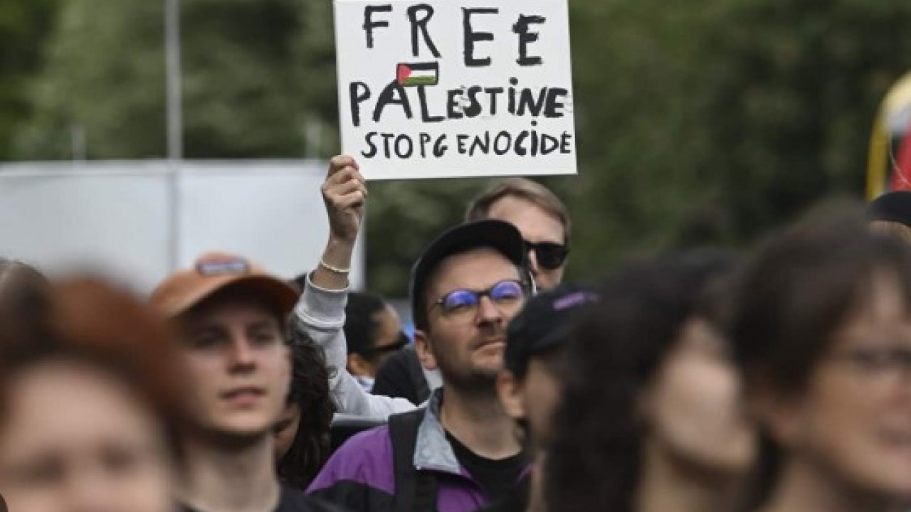 Foto - Federal hükümete ders olsun: Almanya'da ses getirecek Filistin anketi!