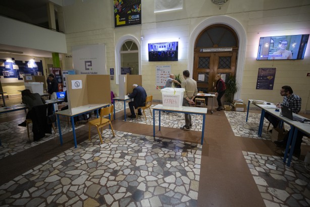 Foto - Felaketi yaşamışlardı: Kardeş ülkede halk sandık başında