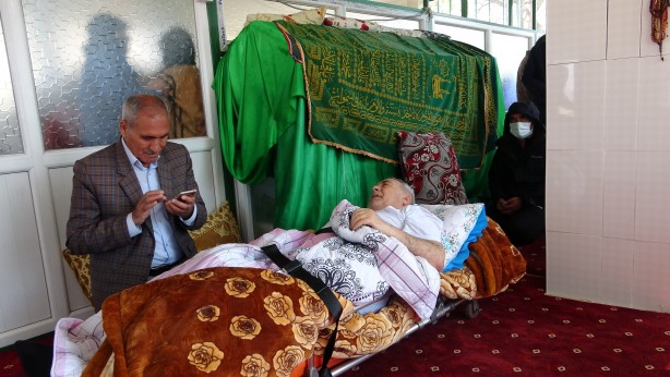Foto - Felçli vatandaşların şifa buldukları iddia ediliyor! O türbeye ziyaretçi akını