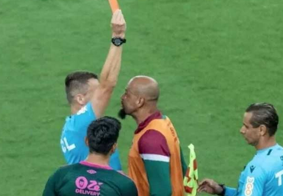 Foto - Felipe Melo çılgına döndü! O anlar kamerada... Hakemin üzerine yürüdü