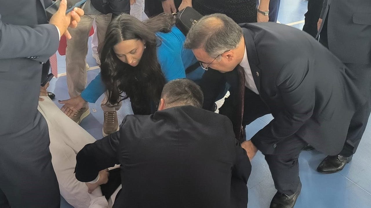 Foto - Fenalaşan öğrencinin yardımına AK Partili vekil yetişti