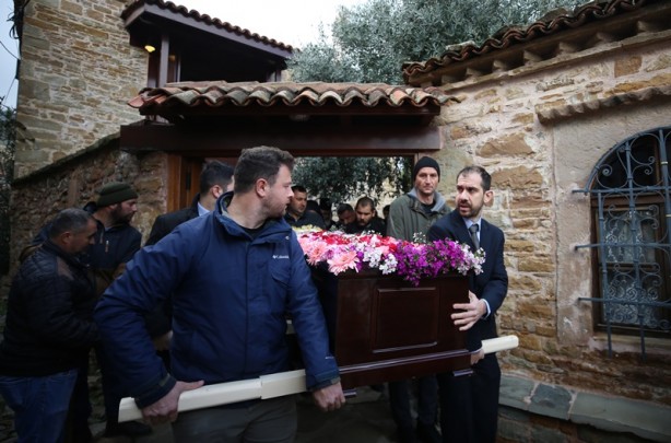 Foto - Fener Rum Patriği, ablasının Gökçeada'daki cenaze törenine katıldı