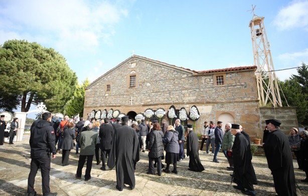 Foto - Fener Rum Patriği, ablasının Gökçeada'daki cenaze törenine katıldı