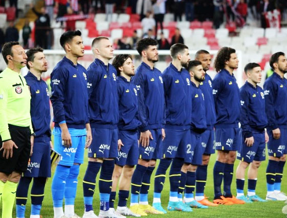 Fenerbahçe 12’den vuracak! Kaleye dünya markası isim geliyor...