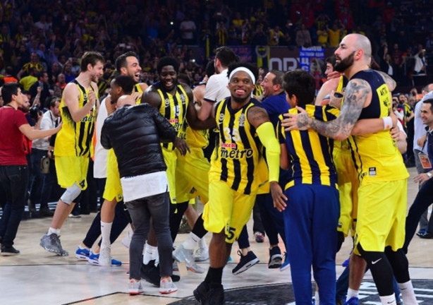  Fenerbahçe adeta destan yazdı!