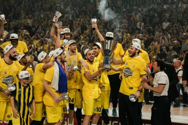 Foto - Fenerbahçe adeta destan yazdı!