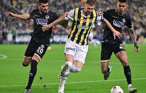 Foto - Fenerbahçe, Alanyaspor'u 3 golle geçti... Goller Tadic ve Dzeko'dan...
