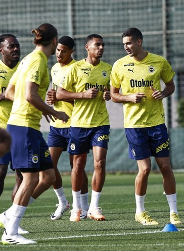 Foto - Fenerbahçe, Ankaragücü maçı öncesi şokta! Hırvatistanlı yıldız ile yıllık anlaşma yapmıştı ama...