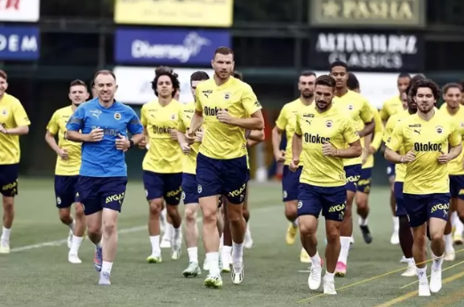 Foto - Fenerbahçe bu kez beceremedi! Yeni Arda Güler'i Ali Koç'un elinden Erden Timur kaptı!