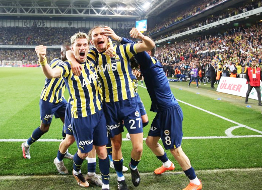 Fenerbahçe büyük oynuyor! Dev isim geliyor...