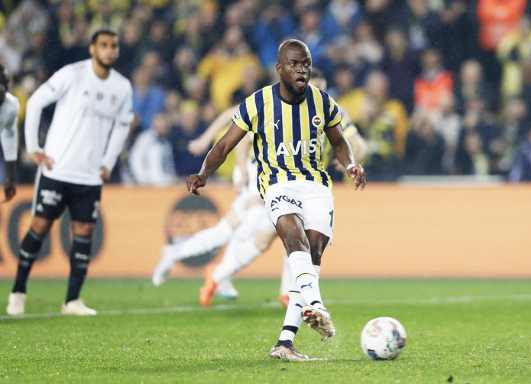 Foto - Fenerbahçe büyük oynuyor! Dev isim geliyor...