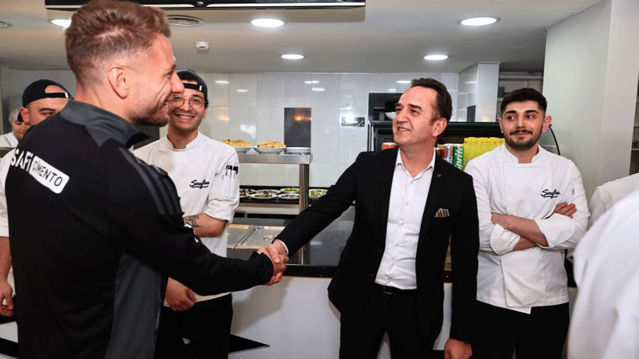 Foto - Fenerbahçe derbisi öncesi Beşiktaşlı futbolculara moral ziyareti