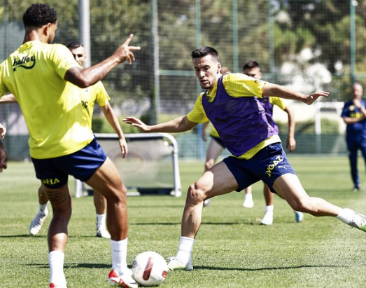 Foto - Fenerbahçe dünyaları aldı ama hedef ille de 6 numara! Veda edin zamanı: 