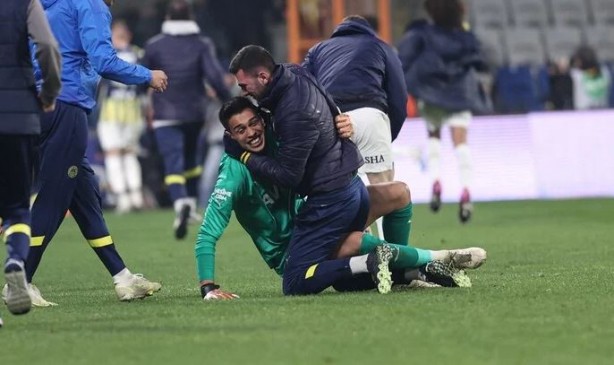 Foto - Fenerbahçe geriden gelip kazandı! Pedro'dan gol şov