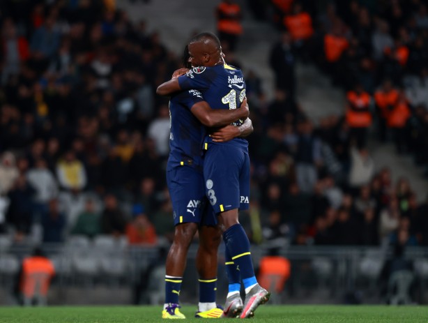 Foto - Fenerbahçe gol olup yağdı