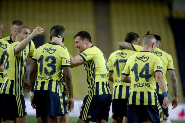 Foto - Fenerbahçe ilk yarıda işi bitirdi